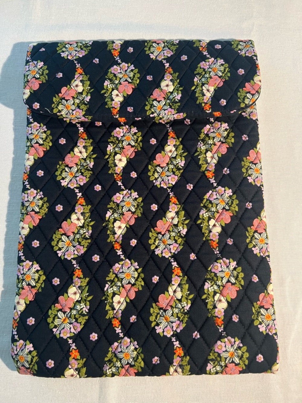 Vera Bradley Large Tech Sleeve in Paisley Rain NWOT